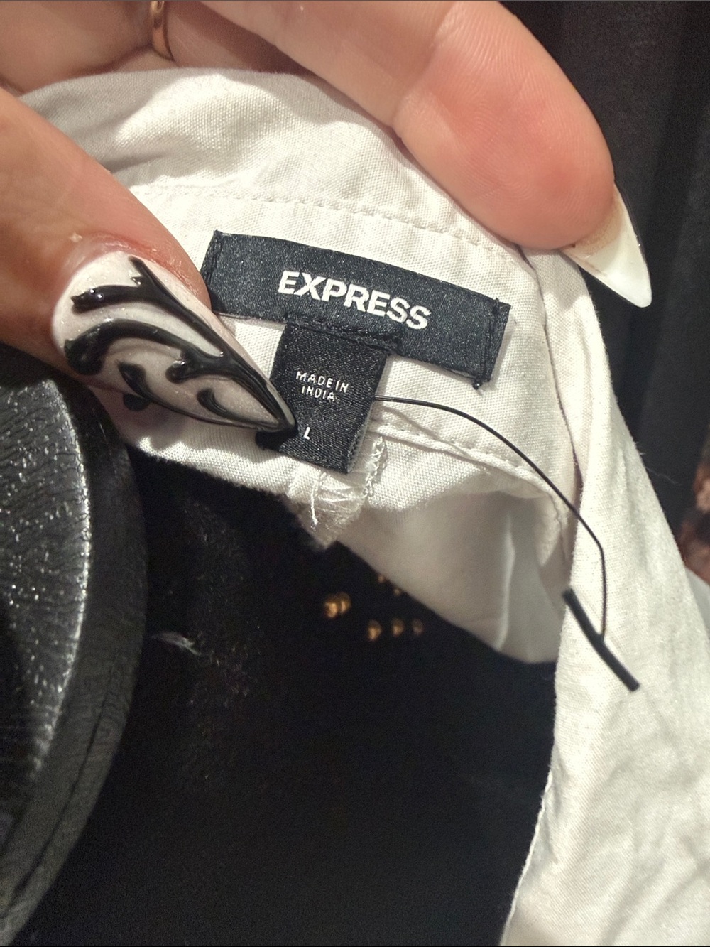 Express White Short Sleeve Fitted Button-Front Shirt - Picture 2 of 6